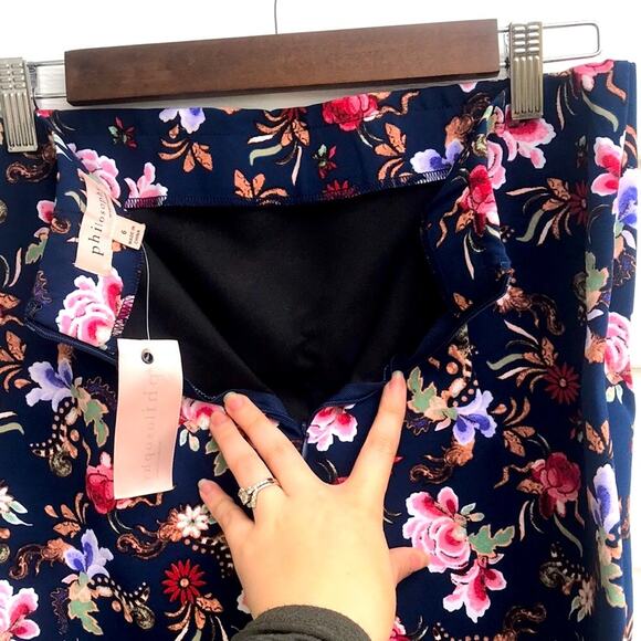 3 / $15 Philosophy floral pencil skirt - Picture 3 of 8